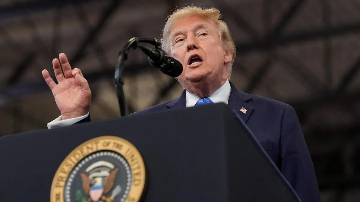 Trump amenaza con bombardear Omán si se interpone en el diálogo con Irán sobre Ormuz