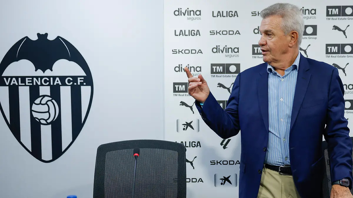 “Quiero que el equipo vuelva a los puestos que merece”: Javier Aguirre en su presentación como DT del Valencia